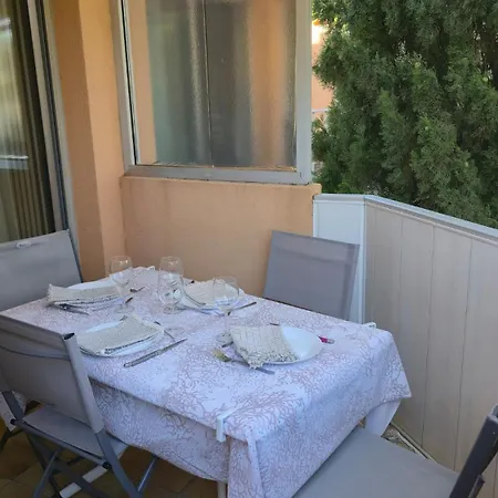 Bormes-Les-Mimosas Calme Clim Wifi Parking , Proche Plage Et Commoditees * بورم لي ميموزا