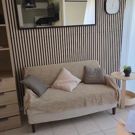 شقة Bormes-Les-Mimosas Calme Clim Wifi Parking , Proche Plage Et Commoditees بورم لي ميموزا