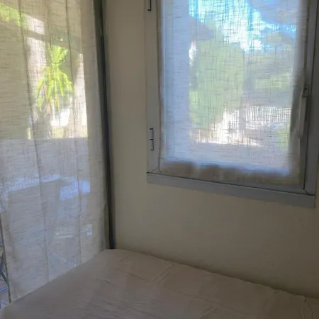 Apartament Les-mimosas , Calme Avec Climatisation, Parking Prive Et Wifi , Par Les Mimosas De Virginie Bormes-les-Mimosas