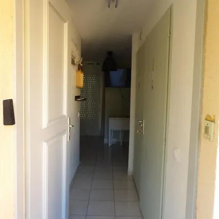 Les-mimosas , Calme Avec Climatisation, Parking Prive Et Wifi , Par Les Mimosas De Virginie * Bormes-les-Mimosas